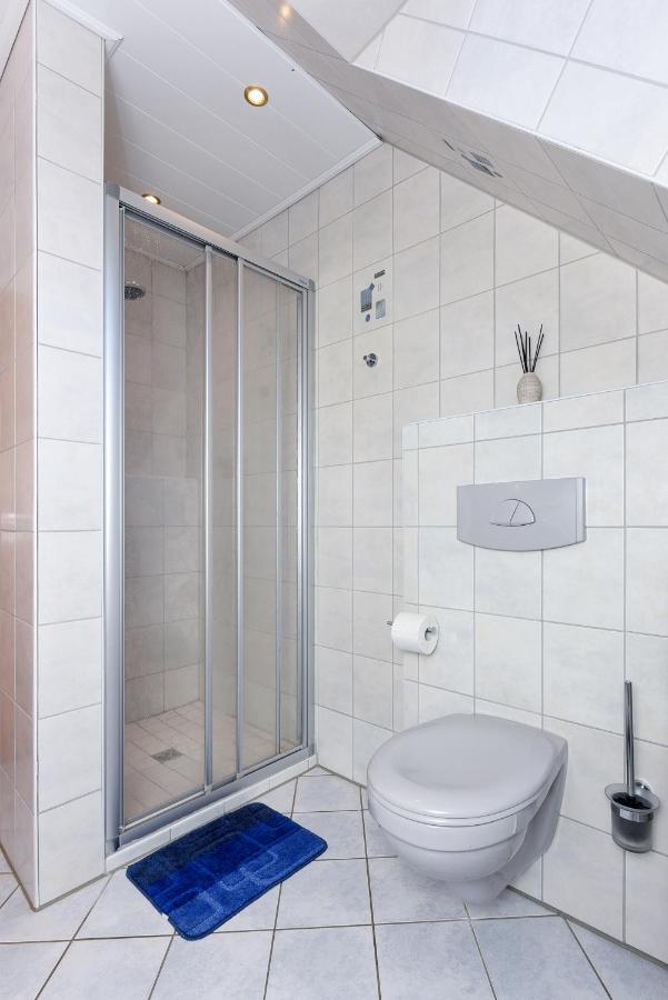 Ferienwohnung Wattgefluester エセンス エクステリア 写真
