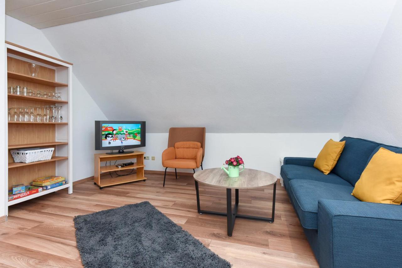 Ferienwohnung Wattgefluester エセンス エクステリア 写真