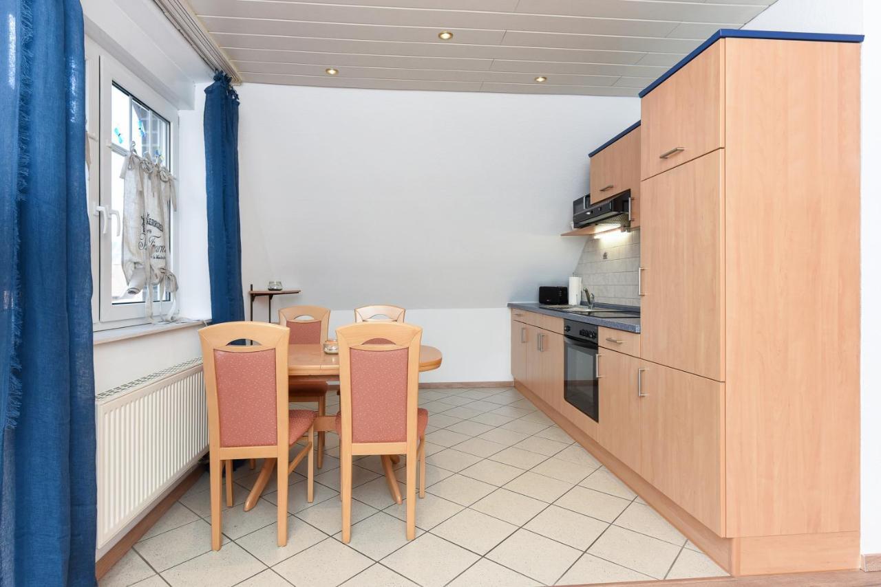 Ferienwohnung Wattgefluester エセンス エクステリア 写真