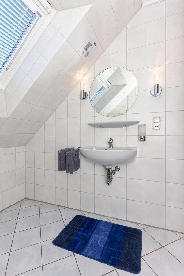 Ferienwohnung Wattgefluester エセンス エクステリア 写真