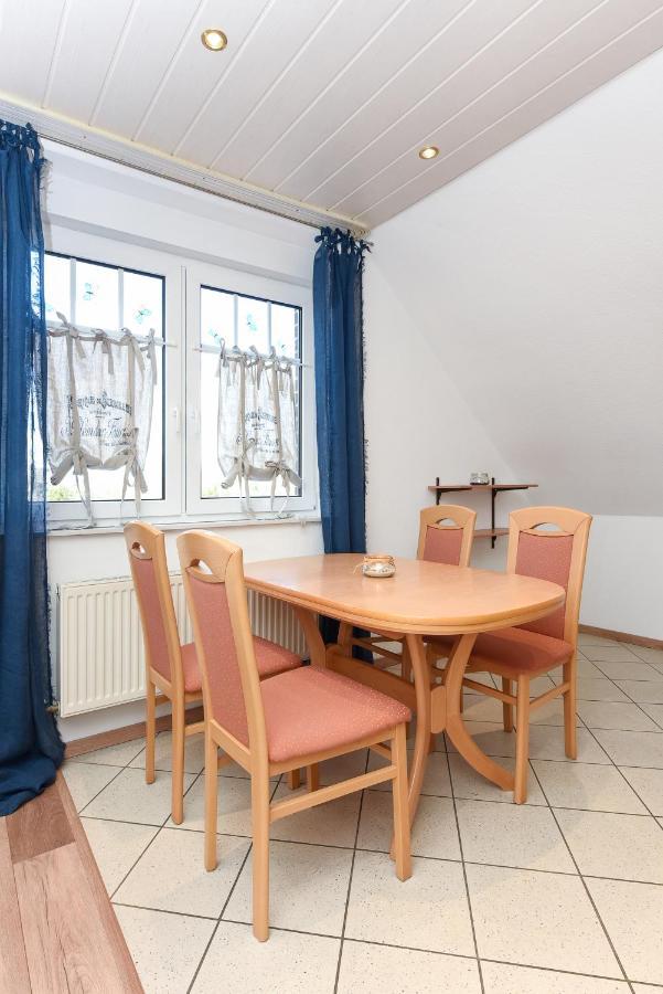 Ferienwohnung Wattgefluester エセンス エクステリア 写真